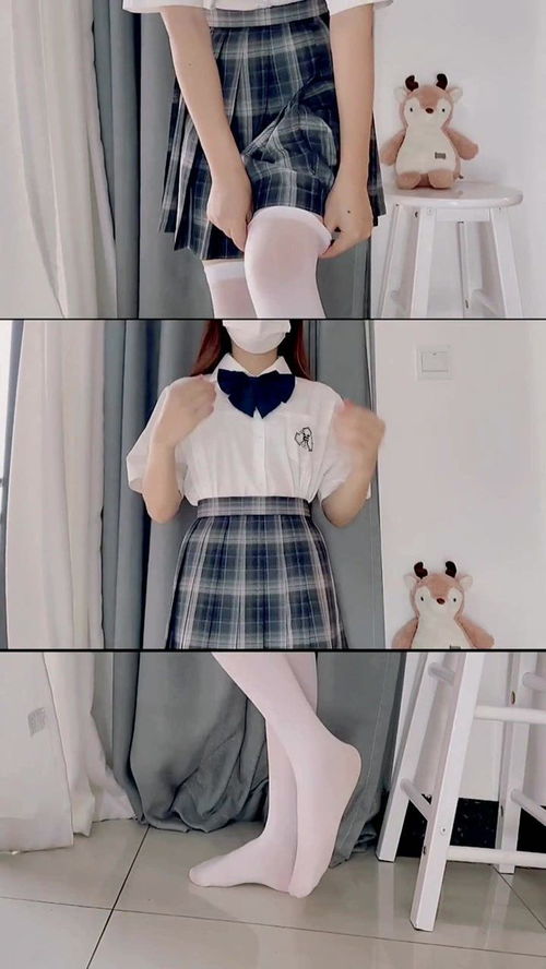 jk少女沒穿襪子前vs穿襪子后,你猜猜區別到底有多大